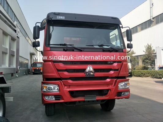 شاحنة قلابة حمراء HOWO SINOTRUK 10-25 متر مكعب تحميل 25-40 طن ZZ3257N3847A