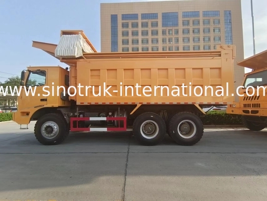 6X4 LHD التعدين قلابة شاحنة 371HP 70 طن SINOTRUK HOWO لصناعة التعدين