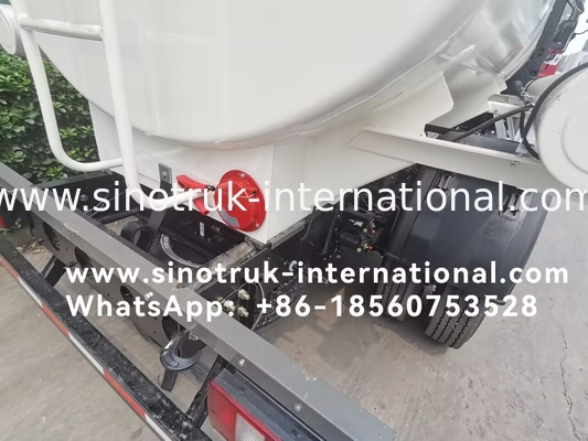 شاحنة ناقلة زيت SINOTRUK HOWO 4-6CBM