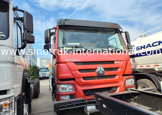 سينوتروك هوو أحمر 380HP 8 × 4 12 عجلات شاحنة خزان النفط عالية السعة