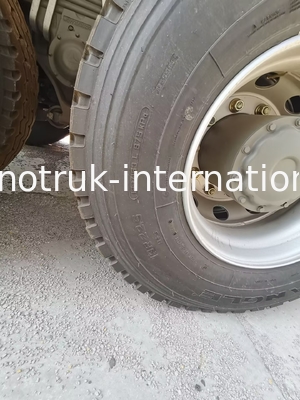سينوتروك هوهان نيو هوو 8X4 شاحنة قمامة 380 حصان 12 عجلة بيضاء H77L ZZ3317V386JB1R نوع U