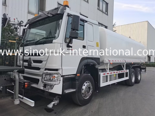 شاحنة خزان المياه الصينوتروك HOWO بيضاء RHD 6x4 ZZ1257V4347B1 مع وظيفة التنظيف عالية الضغط