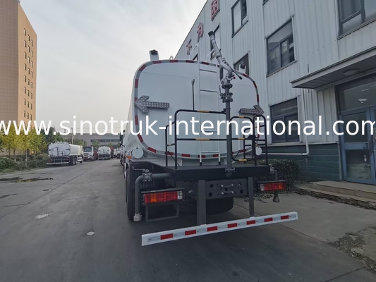 شاحنة خزان المياه الصينوتروك HOWO بيضاء RHD 6x4 ZZ1257V4347B1 مع وظيفة التنظيف عالية الضغط