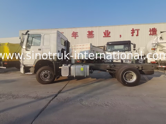 شاسية ناقلة النفط المائية SINOTRUK HOWO LHD 6X4 400HP