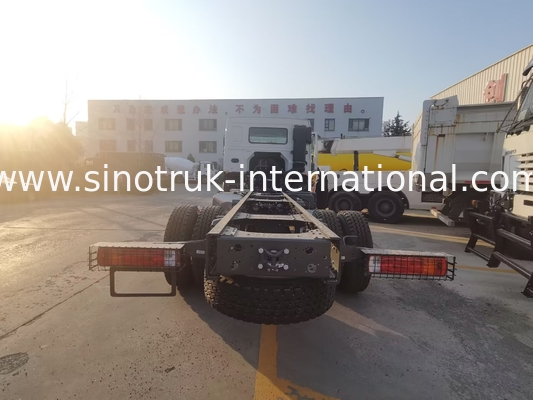 شاسية ناقلة النفط المائية SINOTRUK HOWO LHD 6X4 400HP