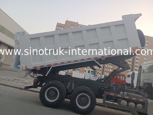 SINOTRUK HOWO 400 حصان شاحنة قمامة للإنشاءات N7 ضوء تحذير المصد العسكري
