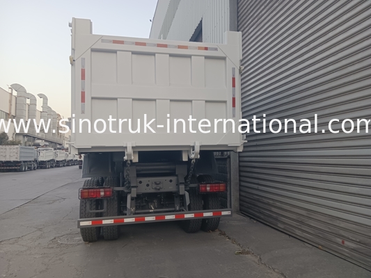 SINOTRUK HOWO 400 حصان شاحنة قمامة للإنشاءات N7 ضوء تحذير المصد العسكري