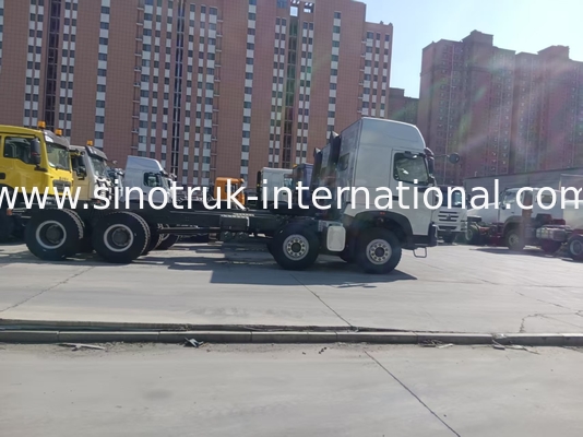 inotruk شاحنة هوو الجديدة شاشة ويتشاي محرك 8 × 4 LHD 430HP