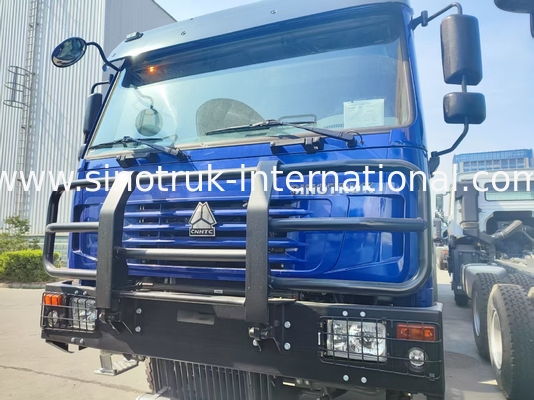 شاحنة الوقود الثقيلة HOWO 8 * 4 400HP LHD 40CBM نظام خزان مزدوج لتوزيع الوقود لمسافات طويلة
