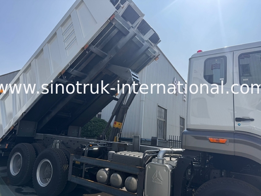 شاحنة قلابة SINOTRUK HOHAN Howo، محرك Weichai، رفع متوسط، 6 × 4، قيادة يسرى، صندوق شحن مستطيل، أبيض، 19-20 متر مكعب