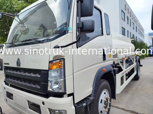 شاحنة صرف صحي خفيفة 4x2 سعة 6 أمتار مكعبة 160 حصان إطارات فولاذية 8.00R20