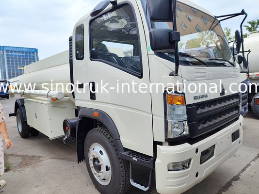 شاحنة صرف صحي خفيفة 4x2 سعة 6 أمتار مكعبة 160 حصان إطارات فولاذية 8.00R20