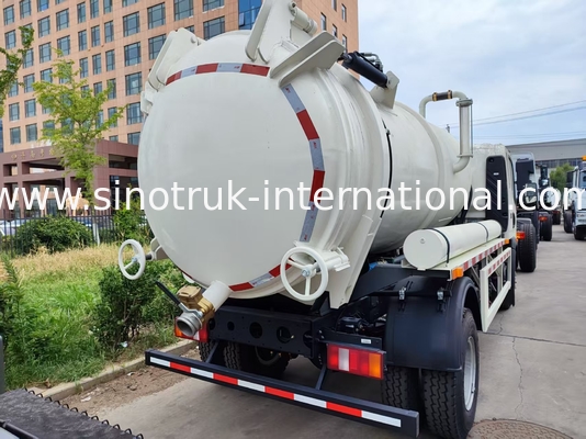 شاحنة صرف صحي خفيفة 4x2 سعة 6 أمتار مكعبة 160 حصان إطارات فولاذية 8.00R20