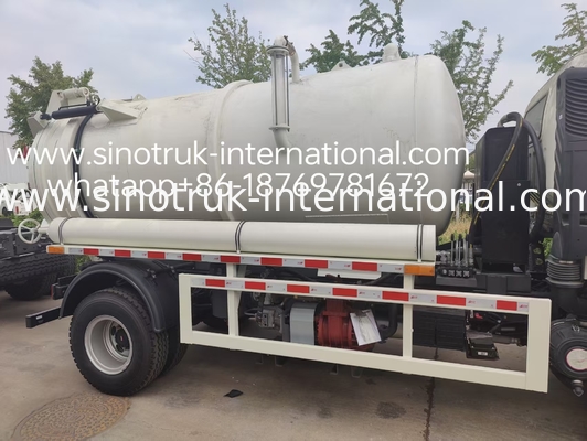 4 * 2 القيادة HOWO شاحنة شفط مياه الصرف الصحي: خزان 6m3 ، 160HP ، 8.00R20 الإطارات ، شاحنة الصرف الصحي الخفيفة ، مركبة الصرف الصحي الفعالة