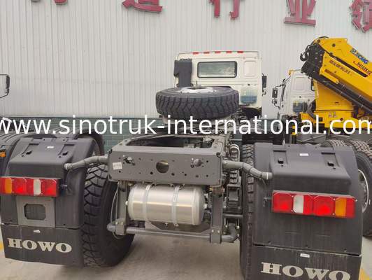 SINOTRUK 430 horsepower 6 × 4 tractor with a military bumper