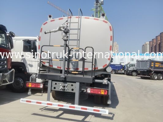 ساينو تراك Howo Sprinkler Water Tank Truck 10-25CBM 6 X 4 Euro 2 371HP أبيض