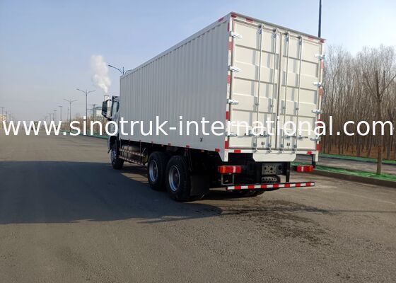 شاحنة حمولة ثقيلة من نوع 6 × 4 مدفوعة بواسطة صندوق معدات سينوتروك تقدم تحميل عبء متفوق وموثوقية تشغيلية