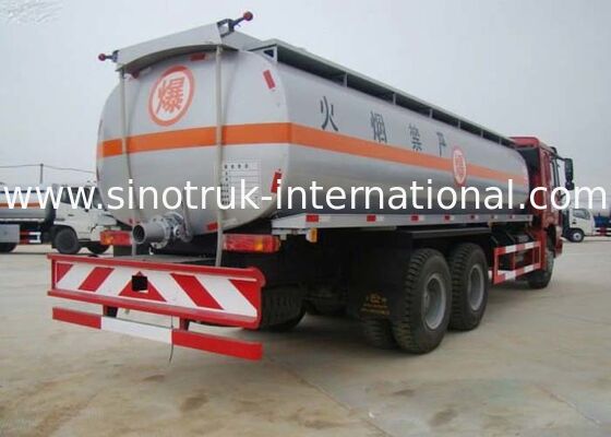شاحنة ناقلة الوقود SINOTRUK HOWO 16-20CBM شاحنة ناقلة الوقود 6X4 LHD 290HP شاحنة ناقلة النفط Euro2