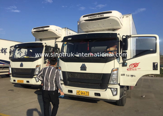 هيكل ساندويتش 4 × 2 شاحنة مبردة أداء العزل الحراري الجيد
