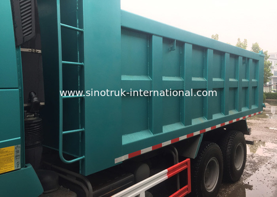 SINOTRUK HOWO A7 شاحنة القمامة الثقيلة مع عمر طويل ، 5800 * 2300 * 1500 مم