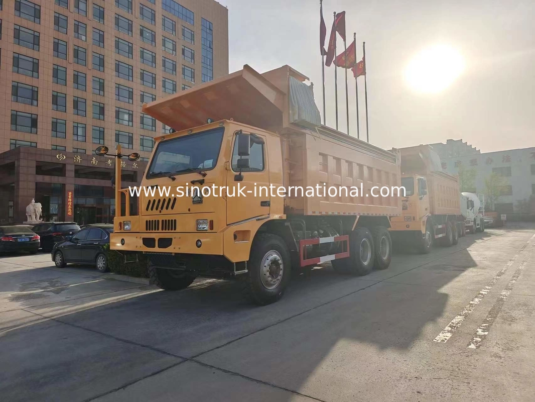 6X4 LHD التعدين قلابة شاحنة 371HP 70 طن SINOTRUK HOWO لصناعة التعدين