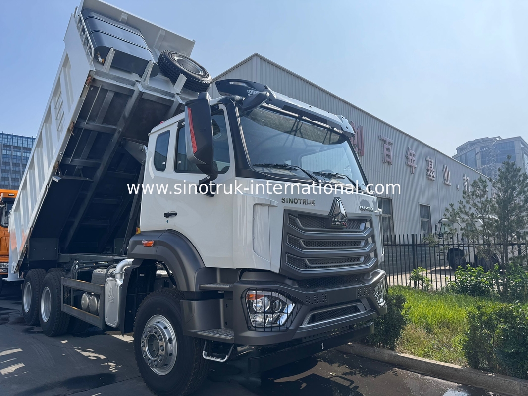 شاحنة قلابة SINOTRUK HOHAN Howo، محرك Weichai، رفع متوسط، 6 × 4، قيادة يسرى، صندوق شحن مستطيل، أبيض، 19-20 متر مكعب