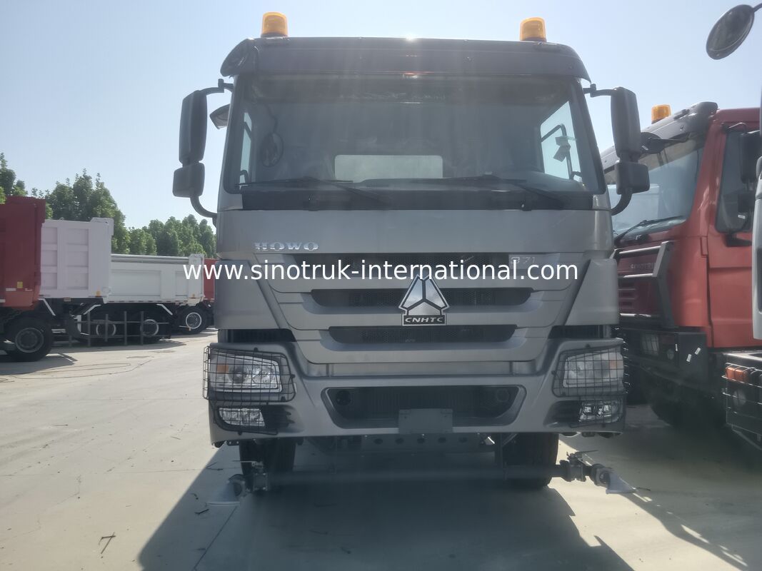 ساينو تراك Howo Sprinkler Water Tank Truck 10-25CBM 6 X 4 Euro 2 371HP أبيض