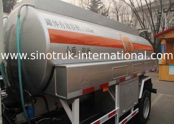 Transporting Oil Tank Truck SINOTRUK HOWO 5-6CBM