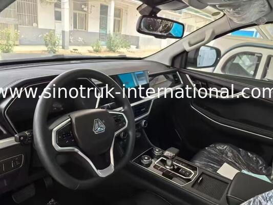شاحنة سينوتروك 4×4 بمحرك توربو بقوة 2.0T قوية وموثوقة وذات أداء على كل الأراضي
